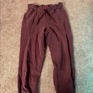 Womens Lulu lemon maroon joggers. Size 4, fits a size small.